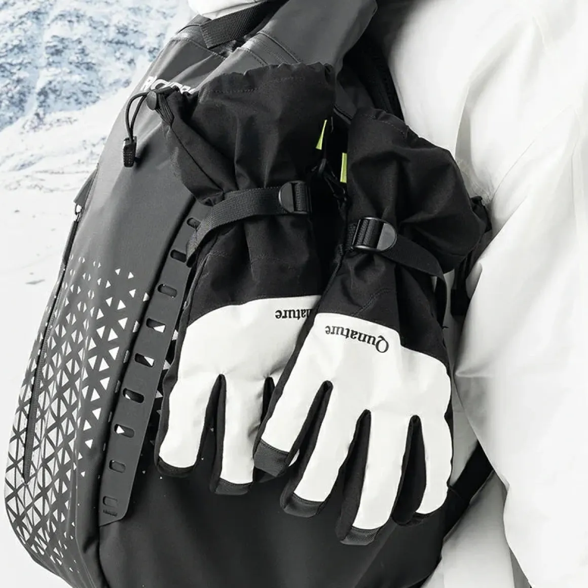 Qunature Outdoor Insulated Ski Gloves - Windproof Waterproof Touchscreen Compatible