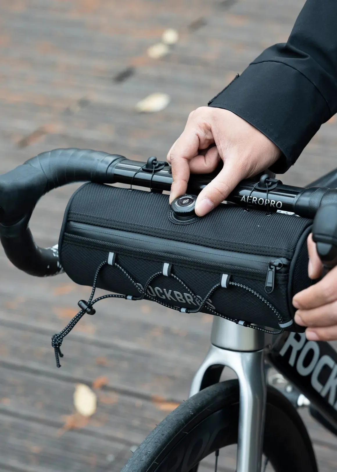 ROCKBROS Round Bike Handlebar Bag-road to sky