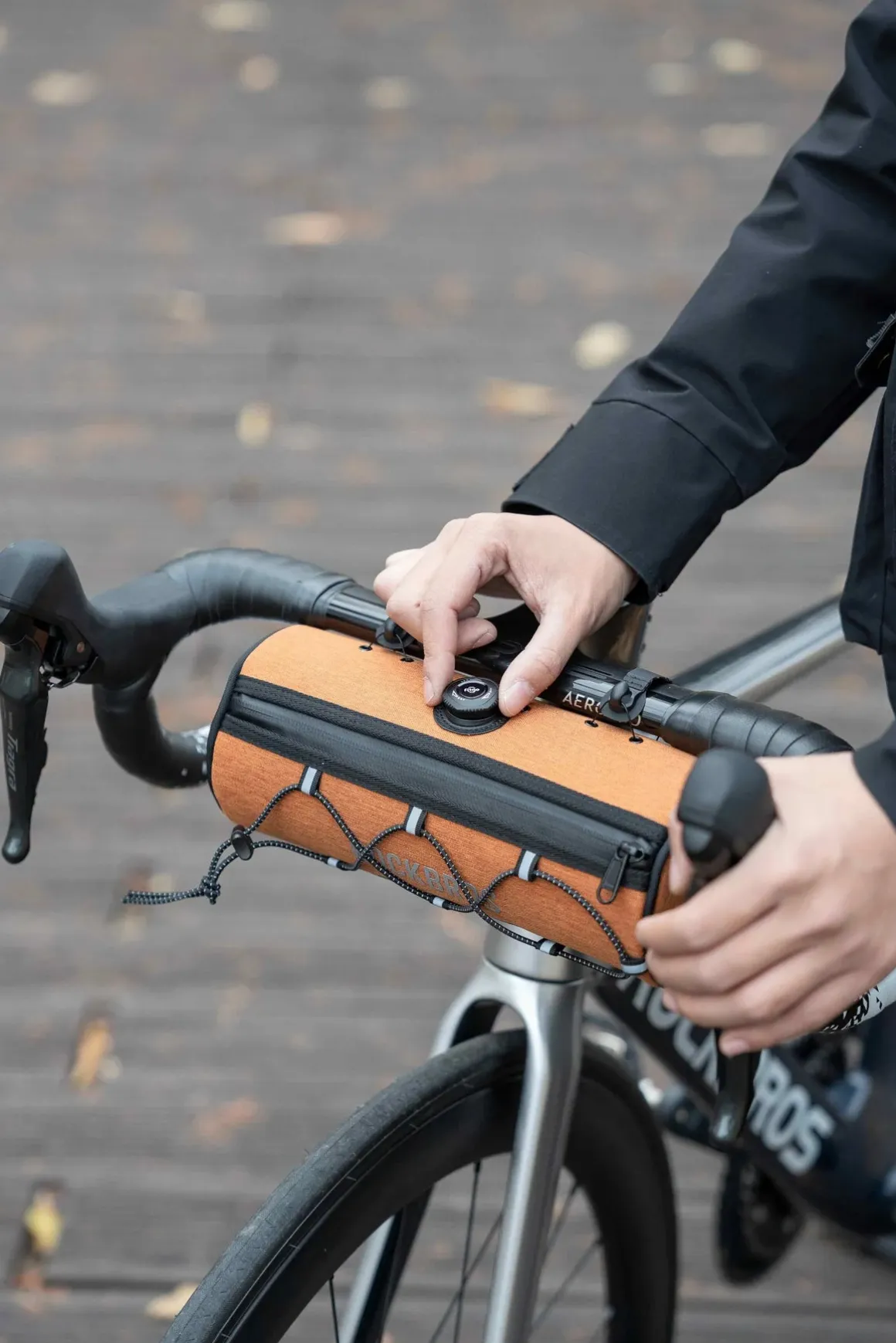 ROCKBROS Round Bike Handlebar Bag-road to sky