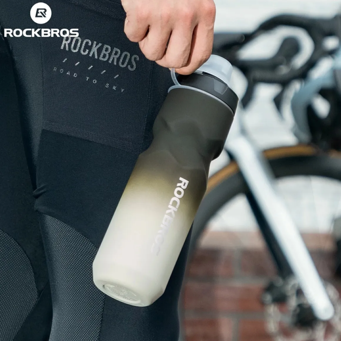 Skin-Feeling Bike Bottle with Pull-Top Lid – Lightweight Leakproof 600/750ml